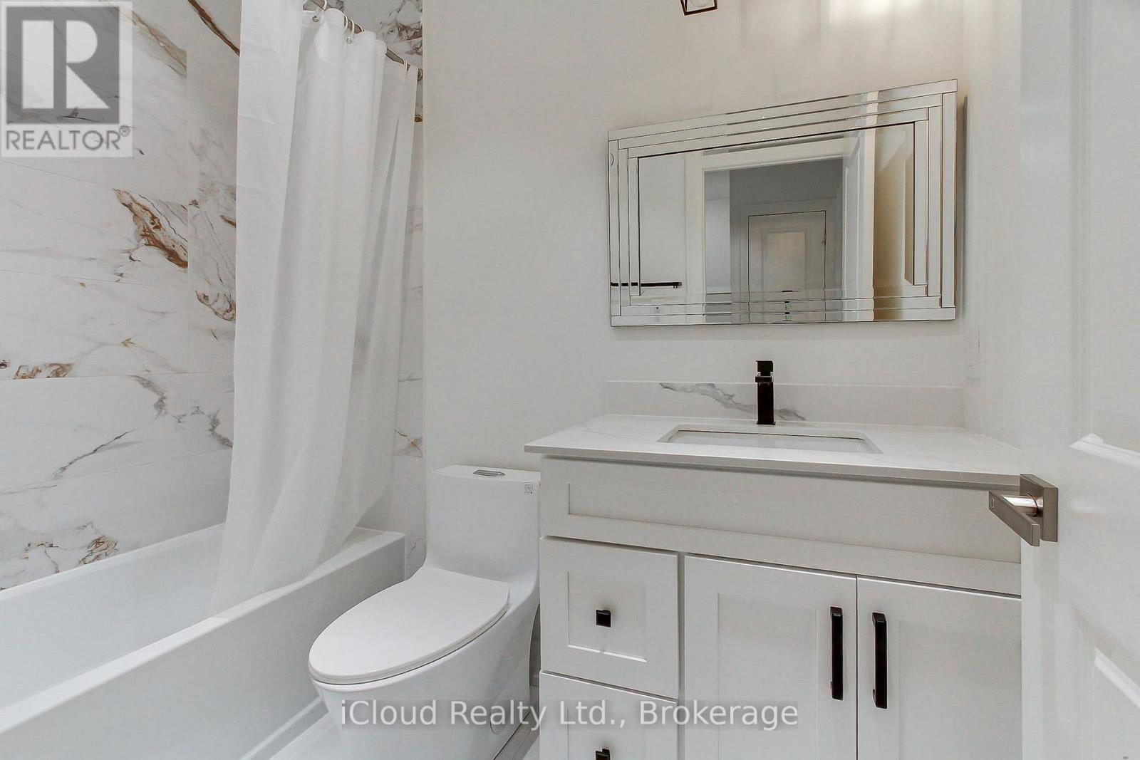 12 - 263 Barrie Street, Bradford West Gwillimbury, ON - Indoor Photo Showing Bathroom