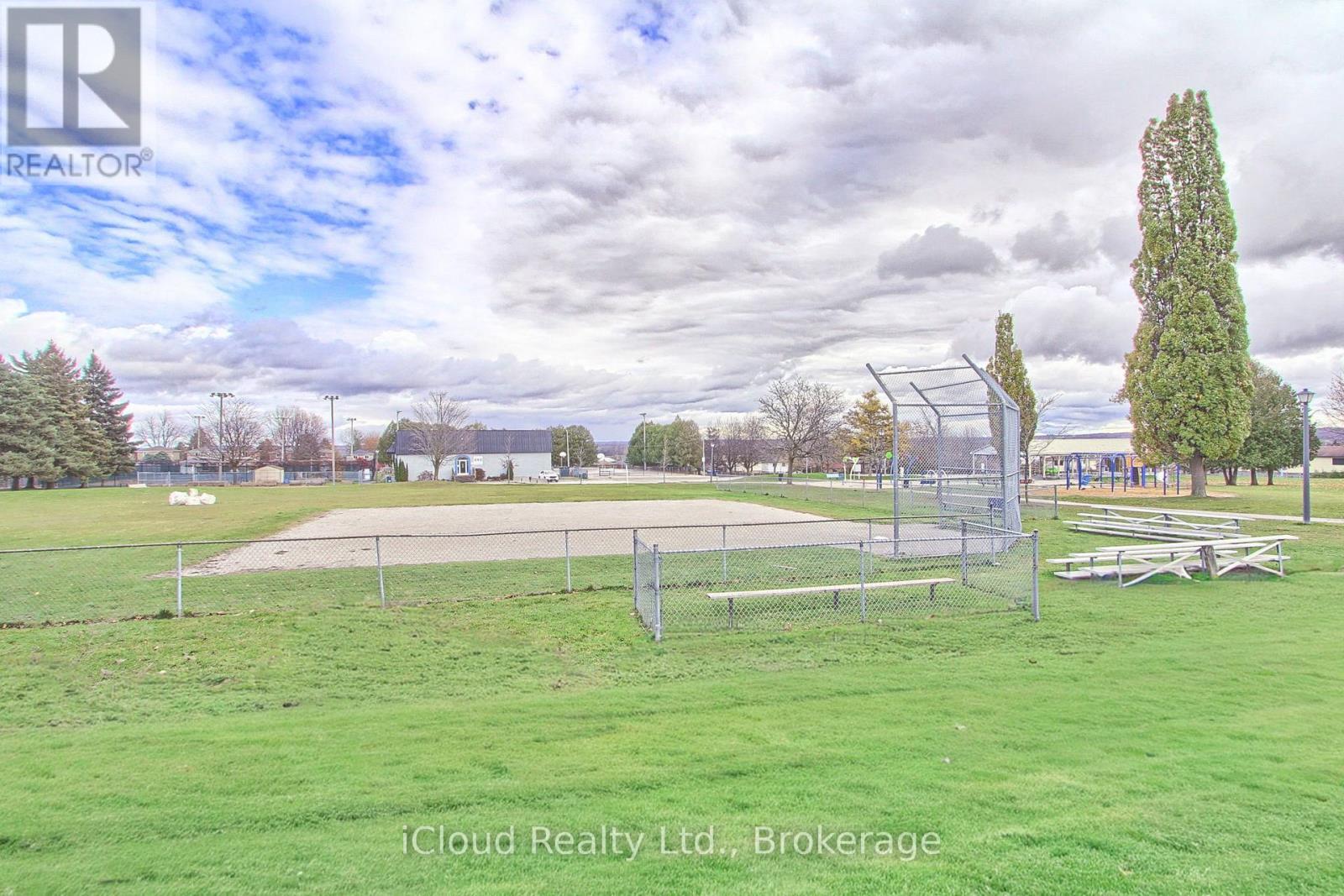 12 - 263 Barrie Street, Bradford West Gwillimbury, ON - Outdoor With View