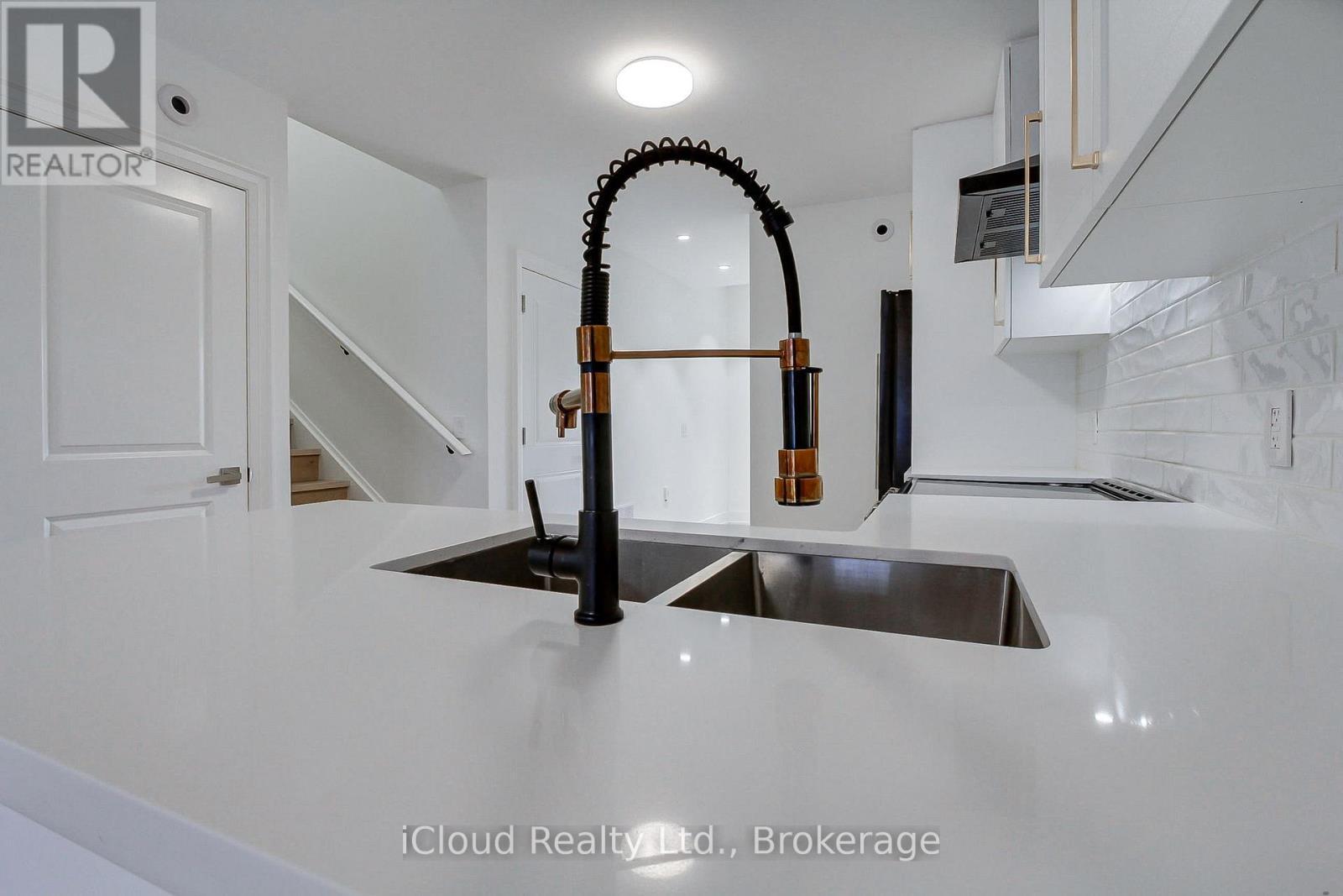 12 - 263 Barrie Street, Bradford West Gwillimbury, ON - Indoor