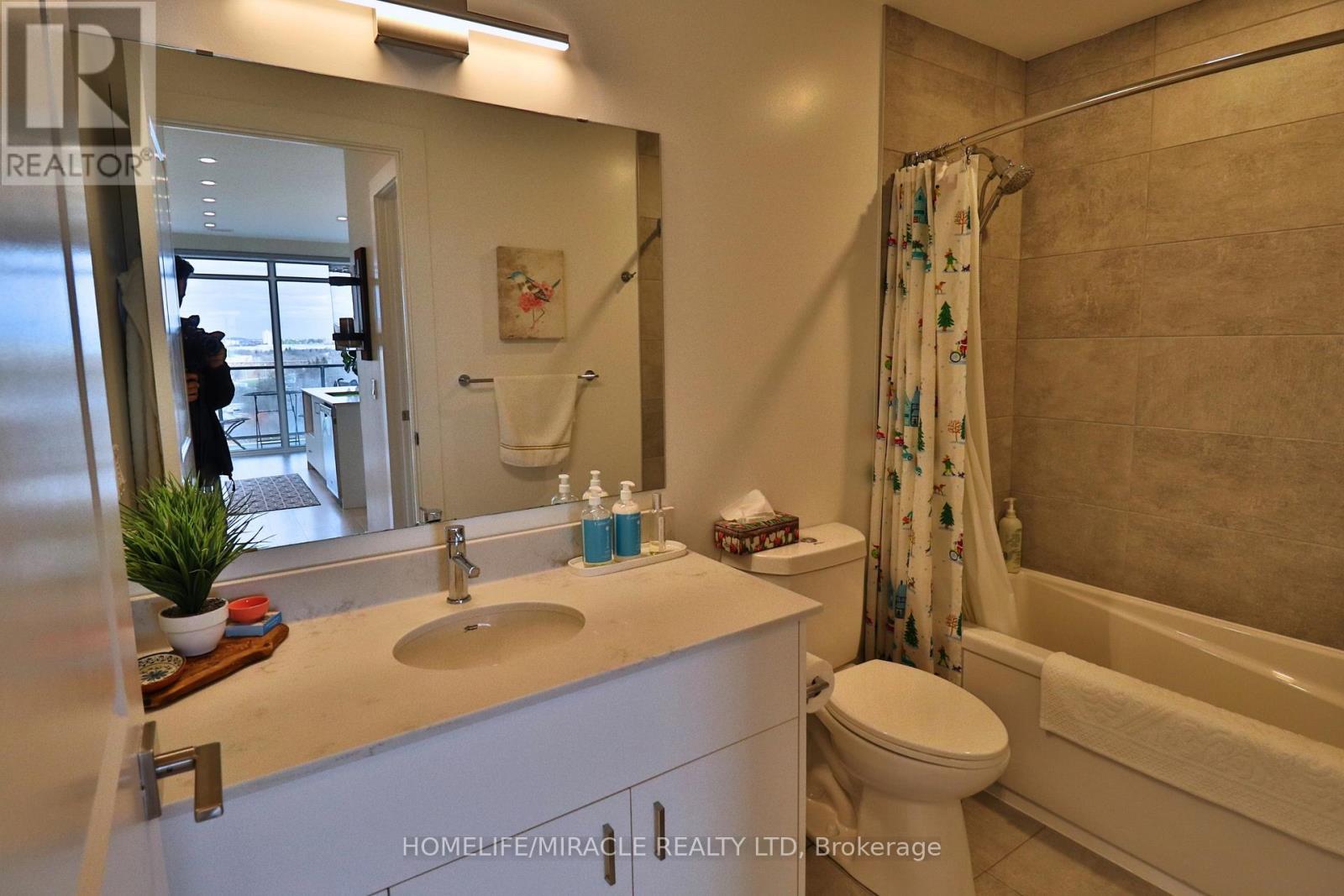 1502 - 15 Glebe Street, Cambridge, ON - Indoor Photo Showing Bathroom