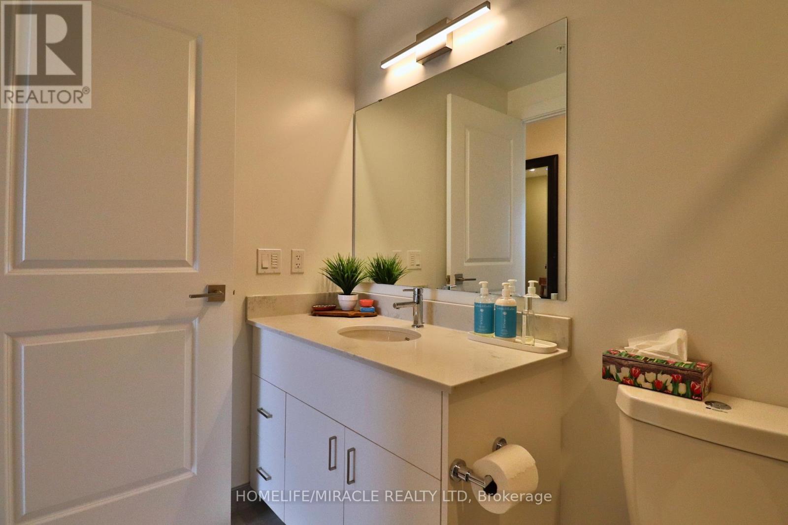 1502 - 15 Glebe Street, Cambridge, ON - Indoor Photo Showing Bathroom