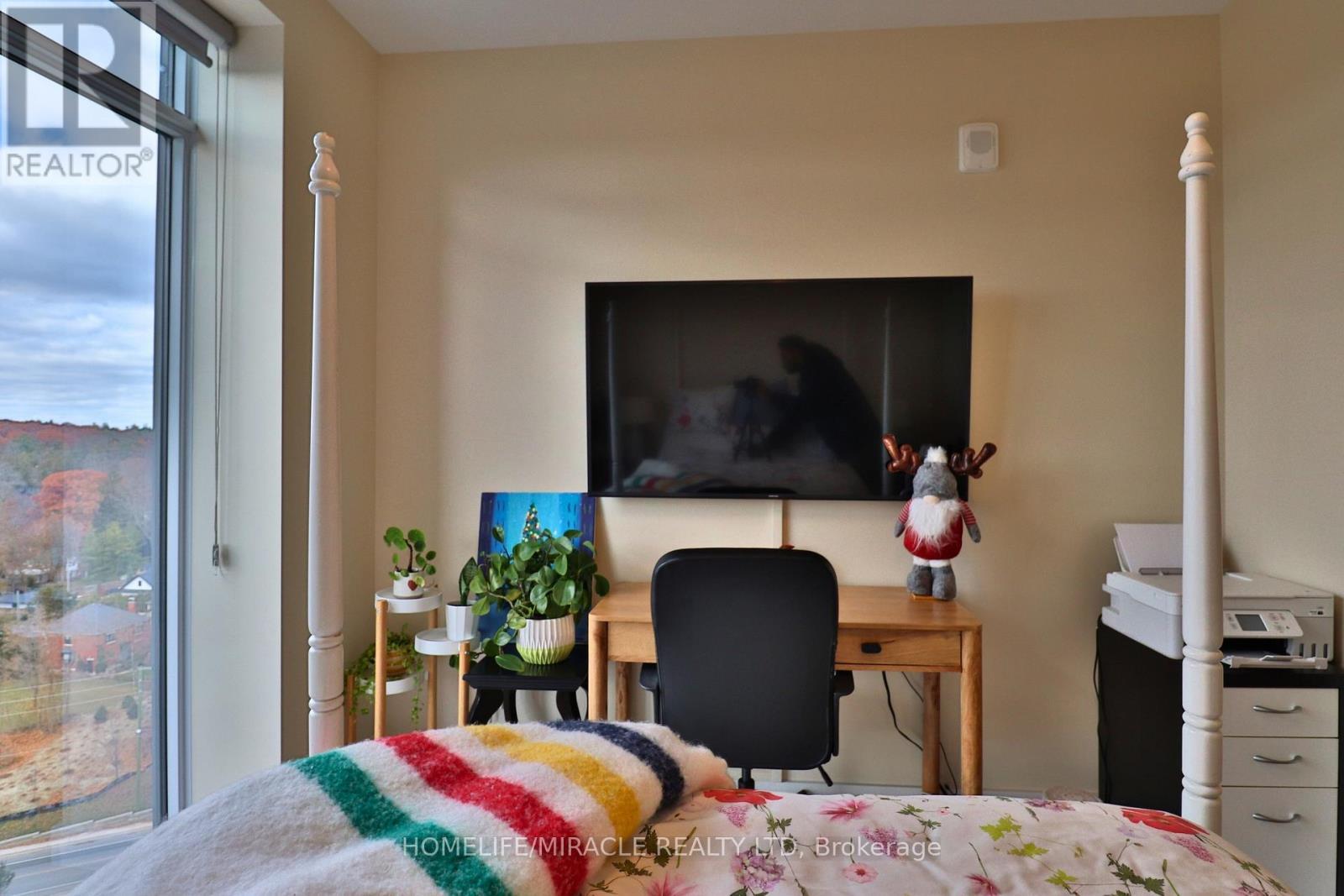 1502 - 15 Glebe Street, Cambridge, ON - Indoor Photo Showing Bedroom