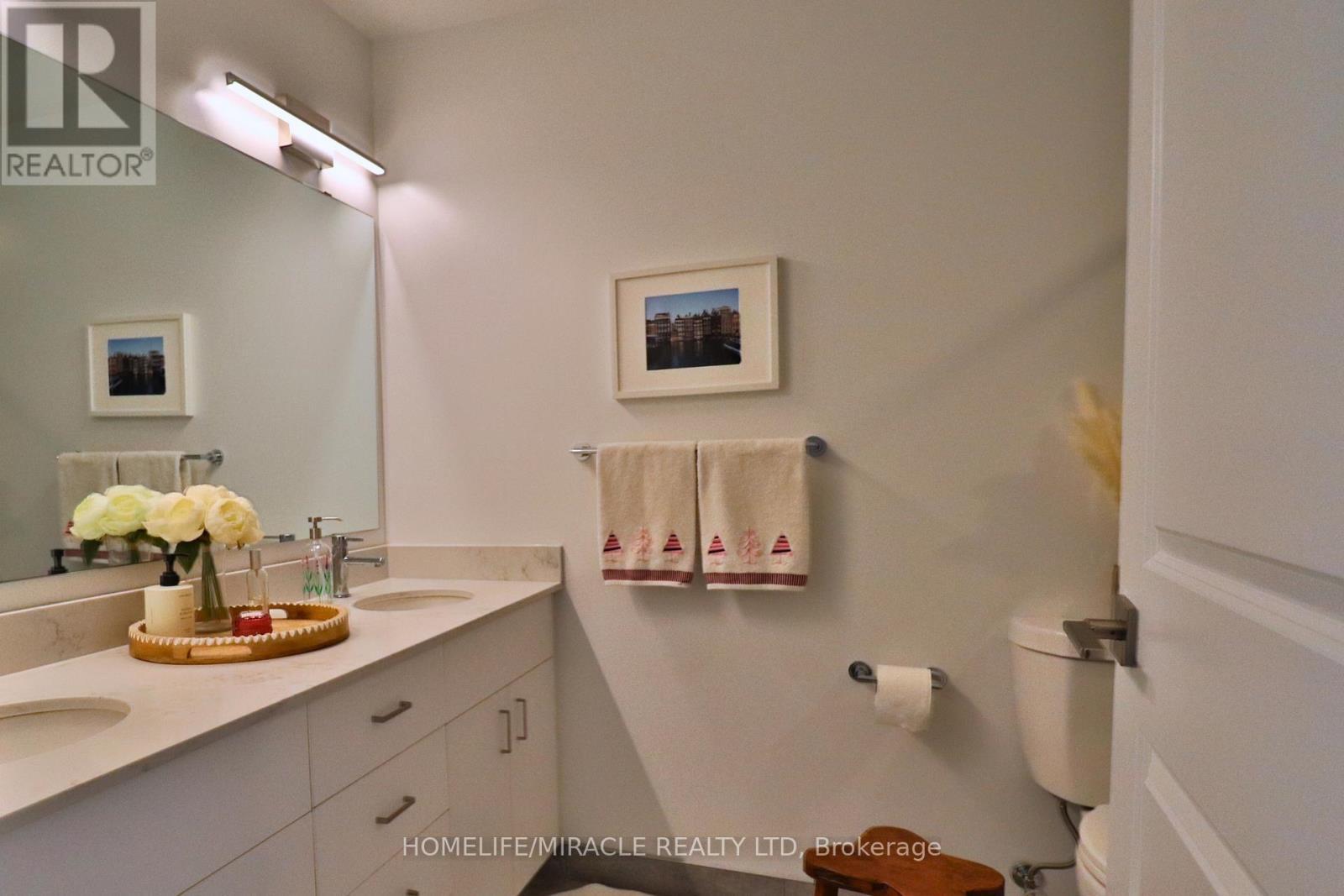 1502 - 15 Glebe Street, Cambridge, ON - Indoor Photo Showing Bathroom