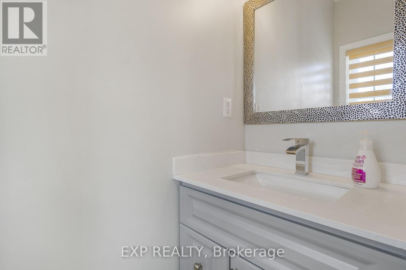 Powder Washroom - 488 John Deisman Boulevard, Vaughan, ON - Indoor Photo Showing Bathroom