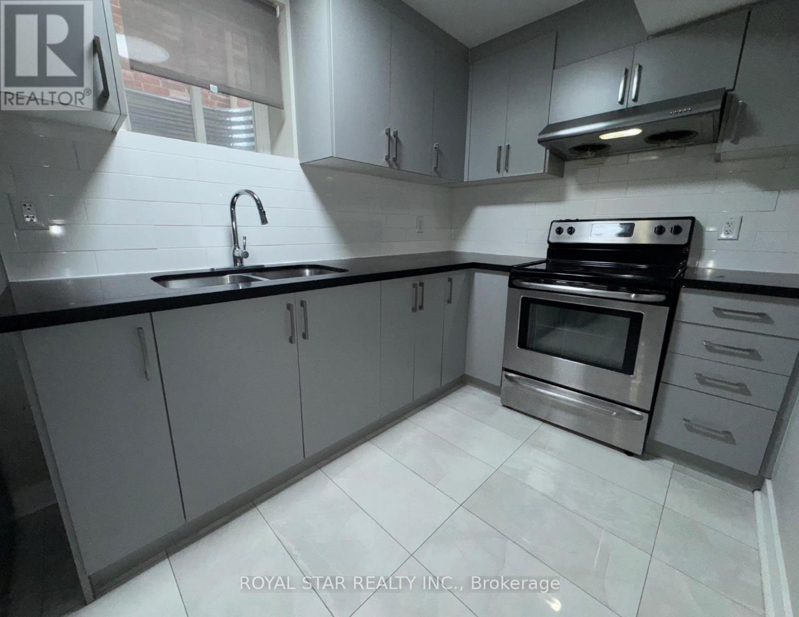 Bsmt - 32 Golden Springs Drive, Brampton, ON - Indoor Photo Showing Kitchen With Double Sink