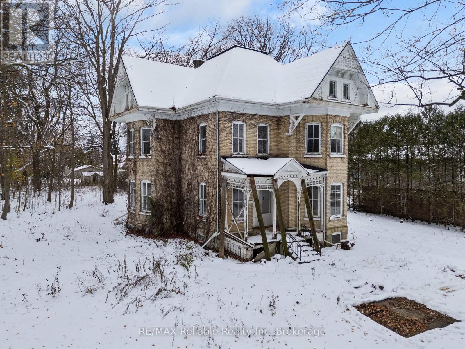 101 Centre Street, Huron East (Seaforth), ON - Outdoor