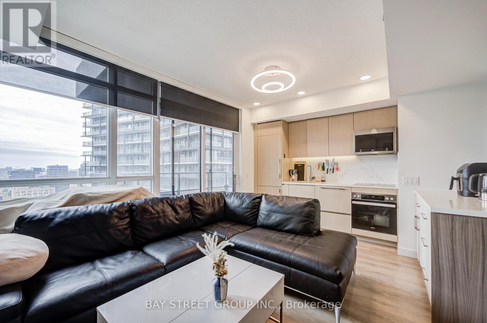 2110 - 38 Widmer Street, Toronto, ON - Indoor Photo Showing Living Room