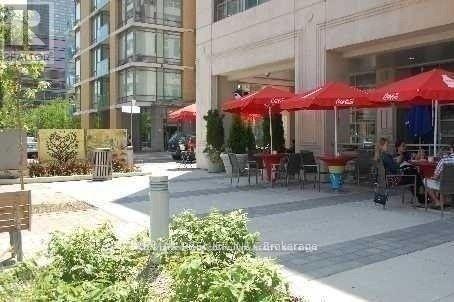 407 - 8 Scollard Street, Toronto, ON - Outdoor