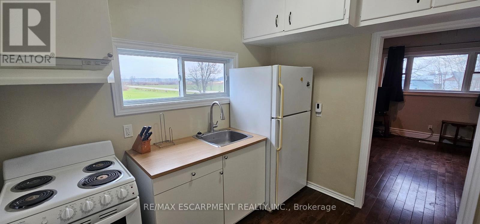 1083 Indiana Road E, Haldimand, ON - Indoor Photo Showing Kitchen