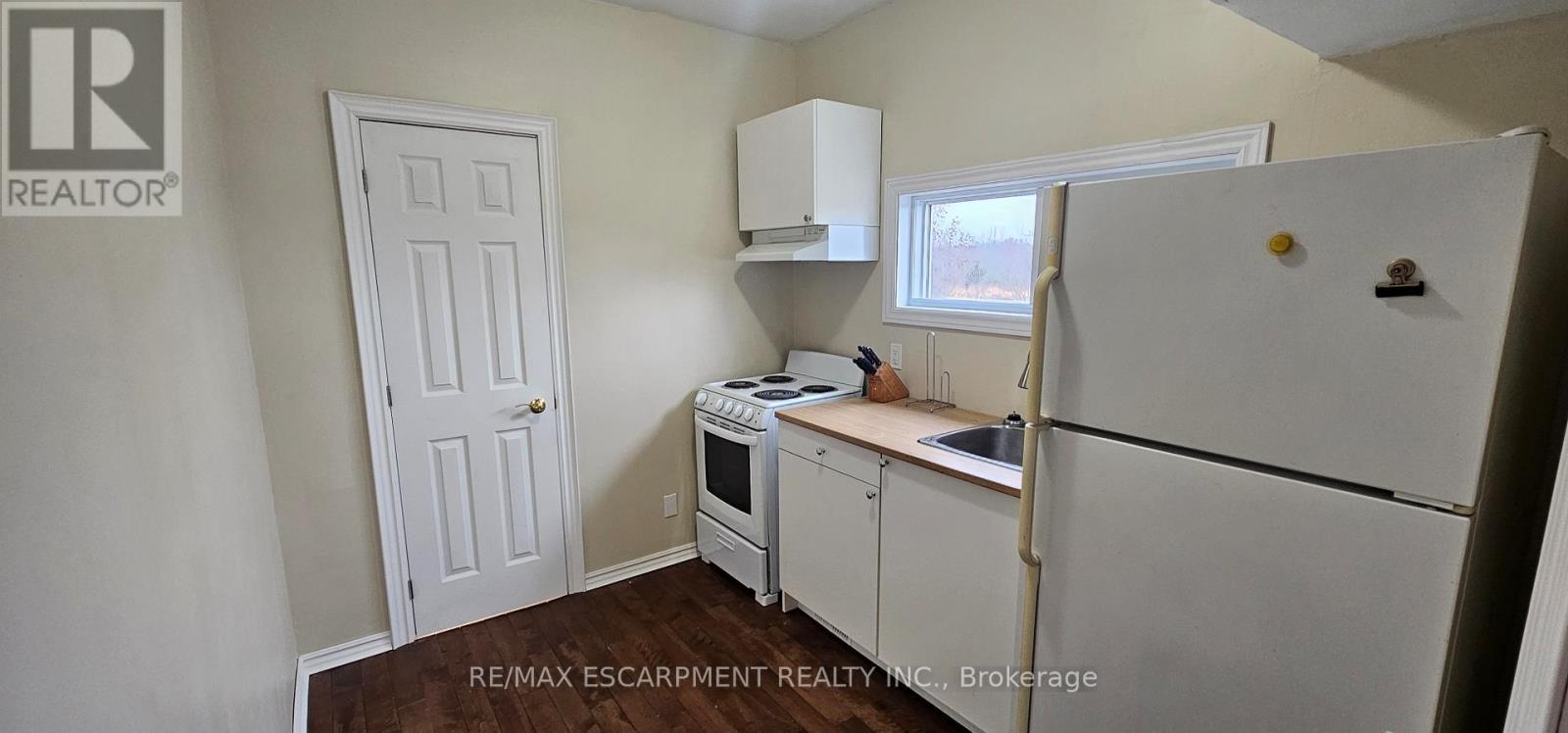 1083 Indiana Road E, Haldimand, ON - Indoor Photo Showing Kitchen