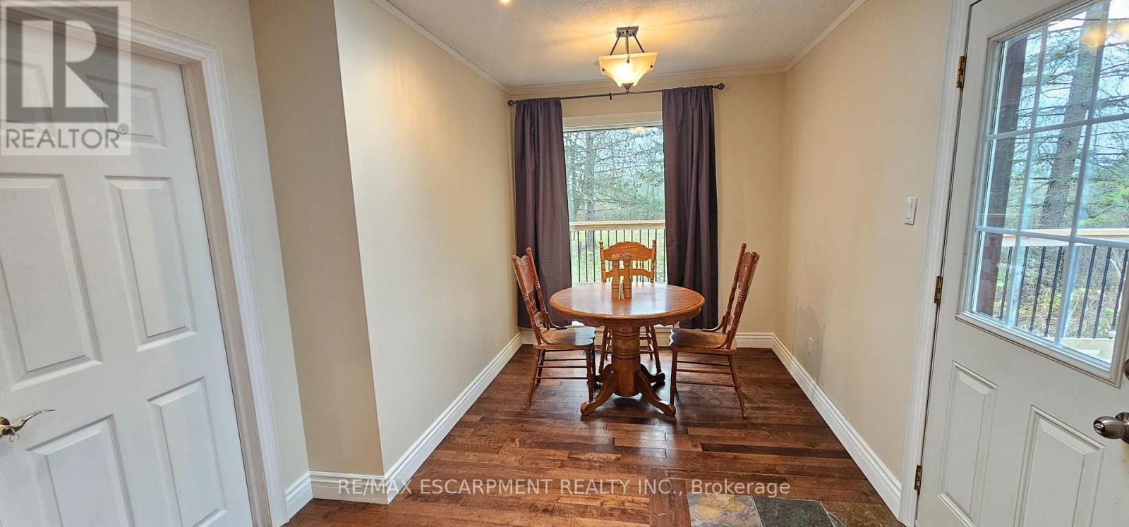 1083 Indiana Road E, Haldimand, ON - Indoor Photo Showing Dining Room
