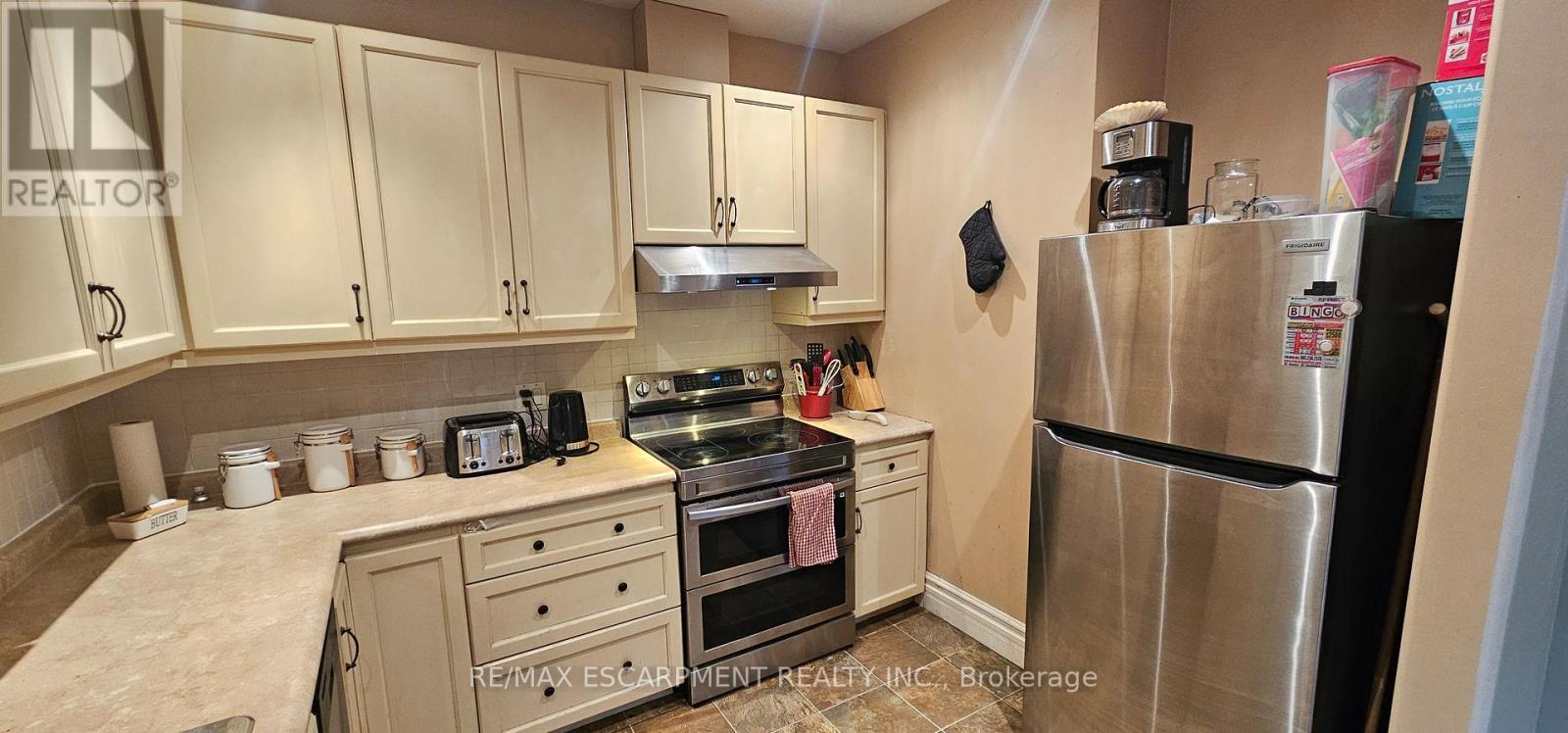 1083 Indiana Road E, Haldimand, ON - Indoor Photo Showing Kitchen