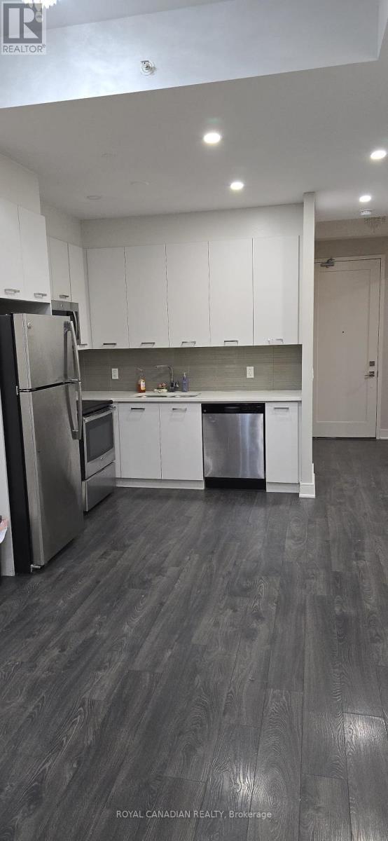 913 - 150 Main Street W, Hamilton, ON - Indoor Photo Showing Kitchen