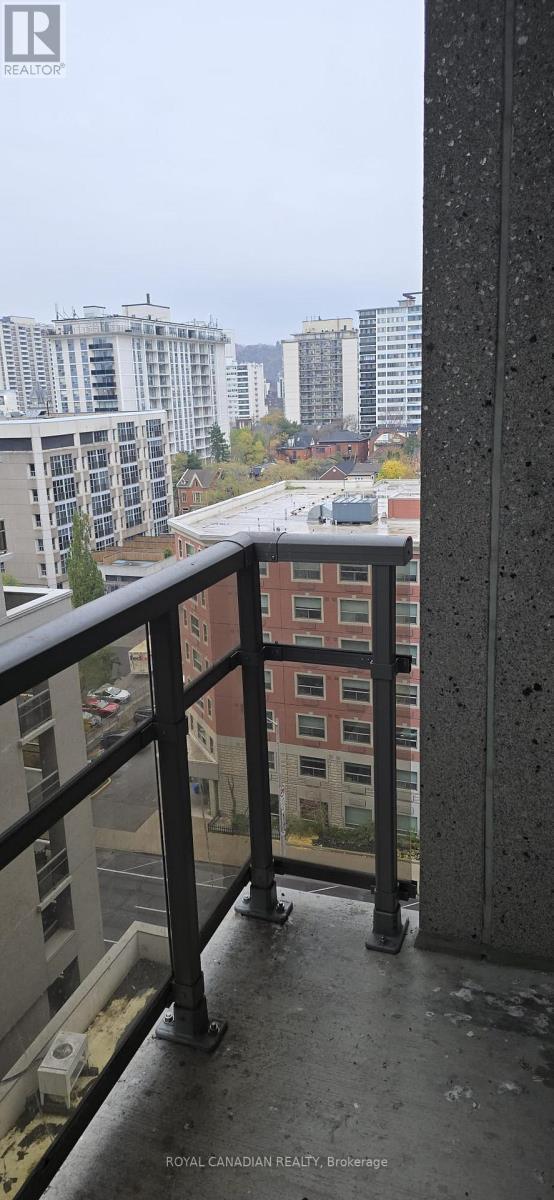 913 - 150 Main Street W, Hamilton, ON - Outdoor