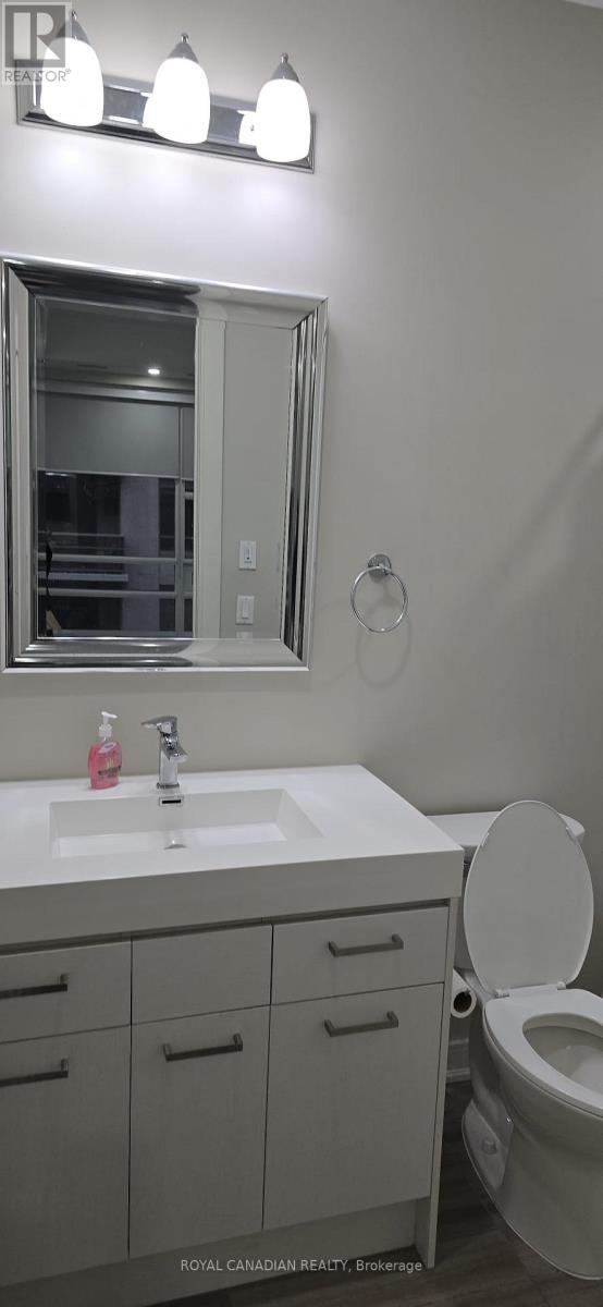 913 - 150 Main Street W, Hamilton, ON - Indoor Photo Showing Bathroom