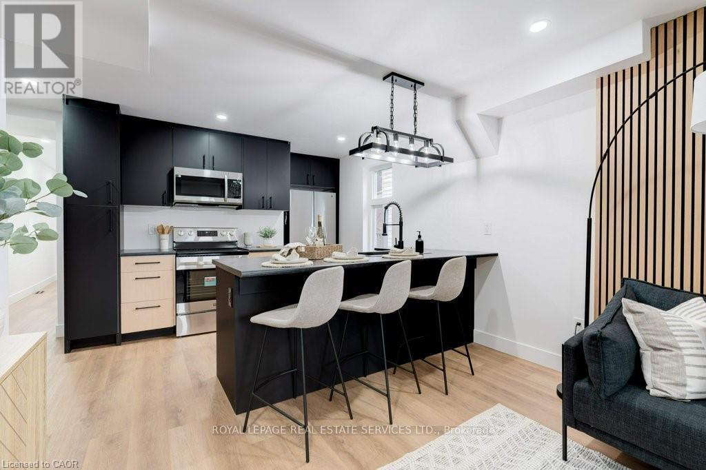 8 Whitfield Avenue, Hamilton, ON - Indoor