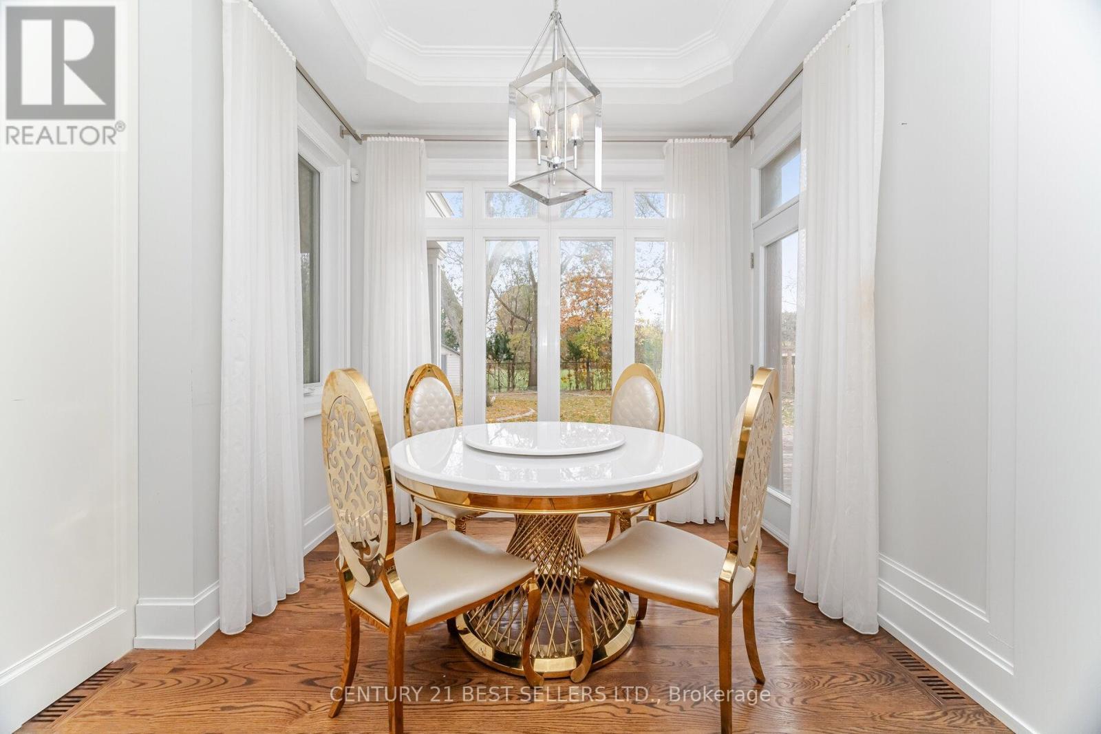 898 Parkland Ave Avenue, Mississauga, ON - Indoor Photo Showing Dining Room