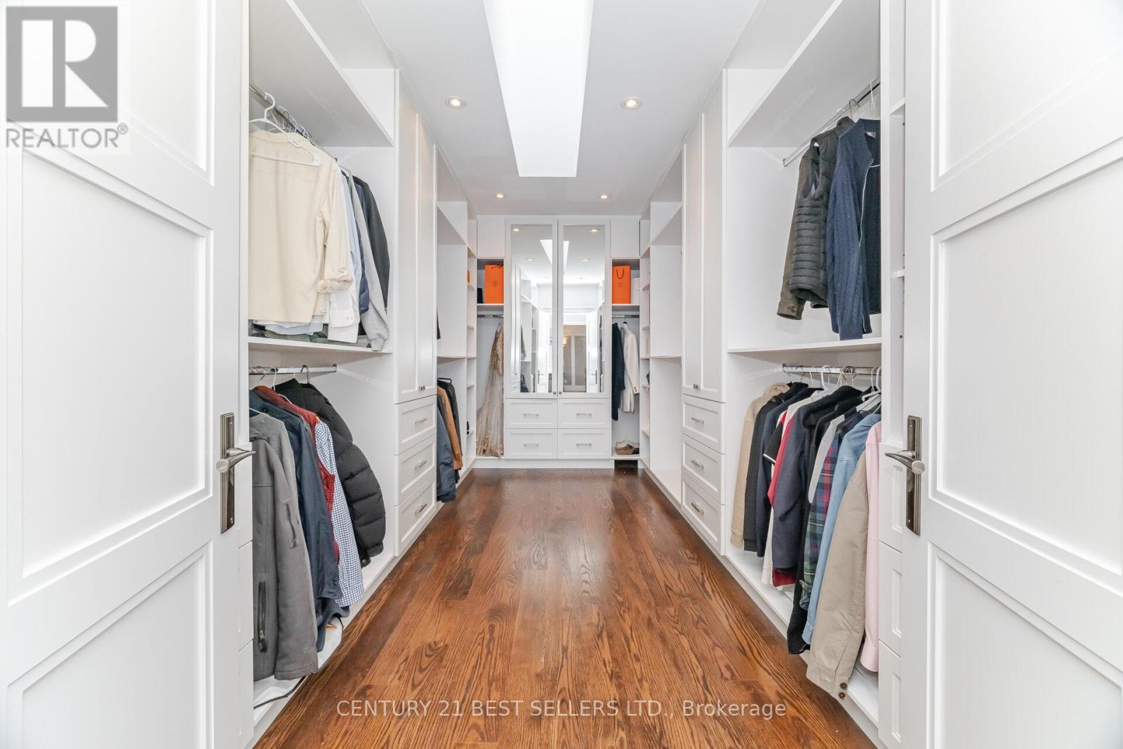 898 Parkland Ave Avenue, Mississauga, ON - Indoor