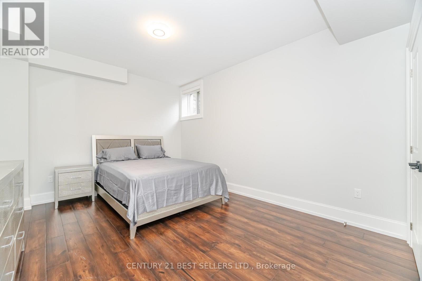 898 Parkland Ave Avenue, Mississauga, ON - Indoor Photo Showing Bedroom