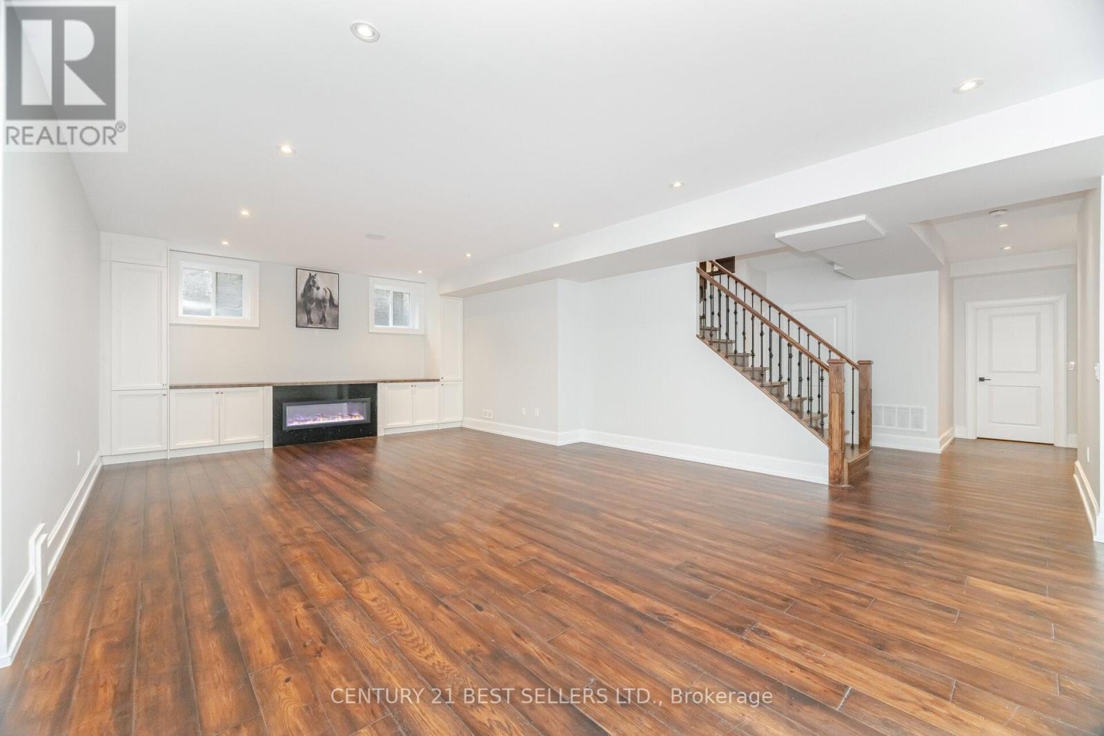 898 Parkland Ave Avenue, Mississauga, ON - Indoor