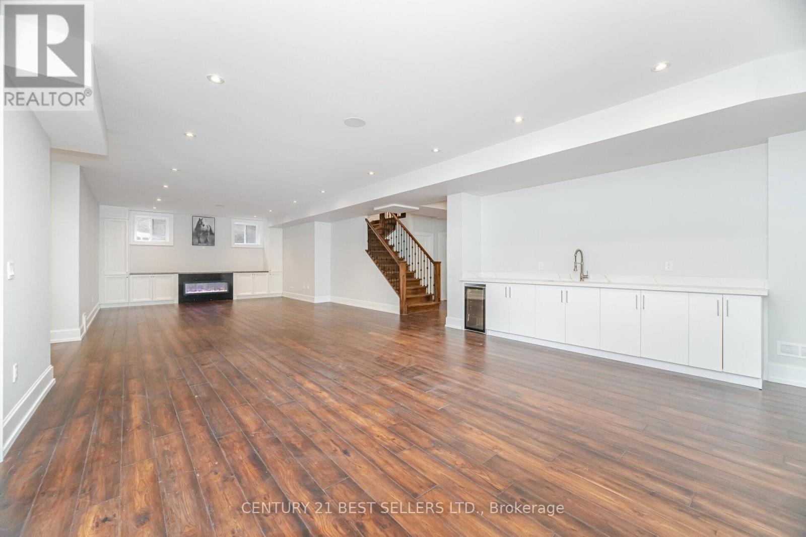 898 Parkland Ave Avenue, Mississauga, ON - Indoor