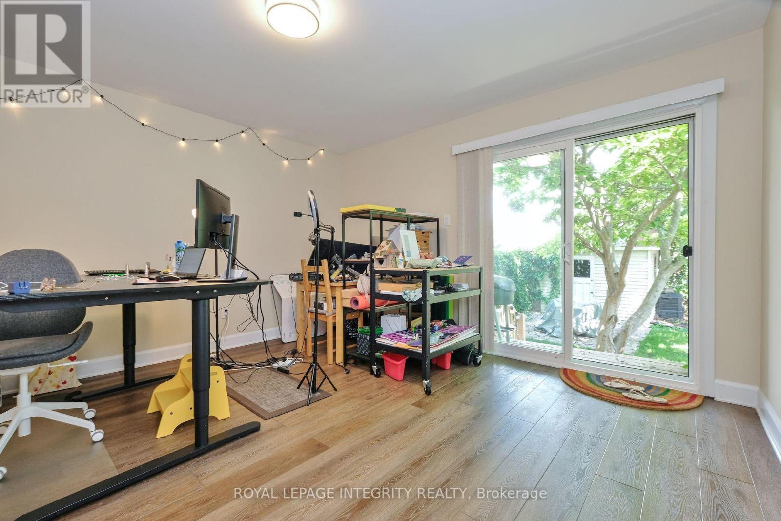 Office - 93 Hamilton Avenue N, Ottawa, ON - Indoor