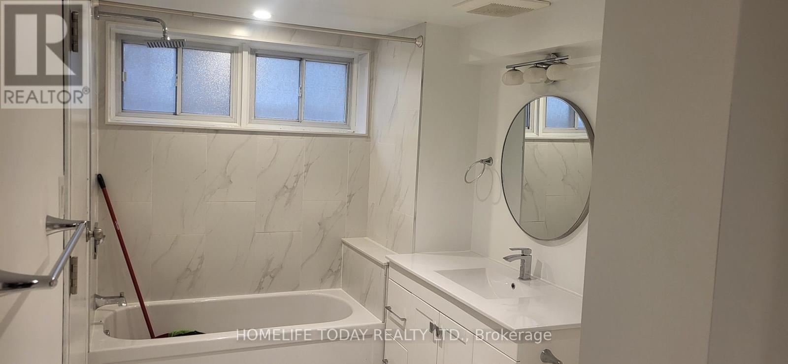 Bsmt - 66 Gaiety Drive, Toronto, ON - Indoor Photo Showing Bathroom