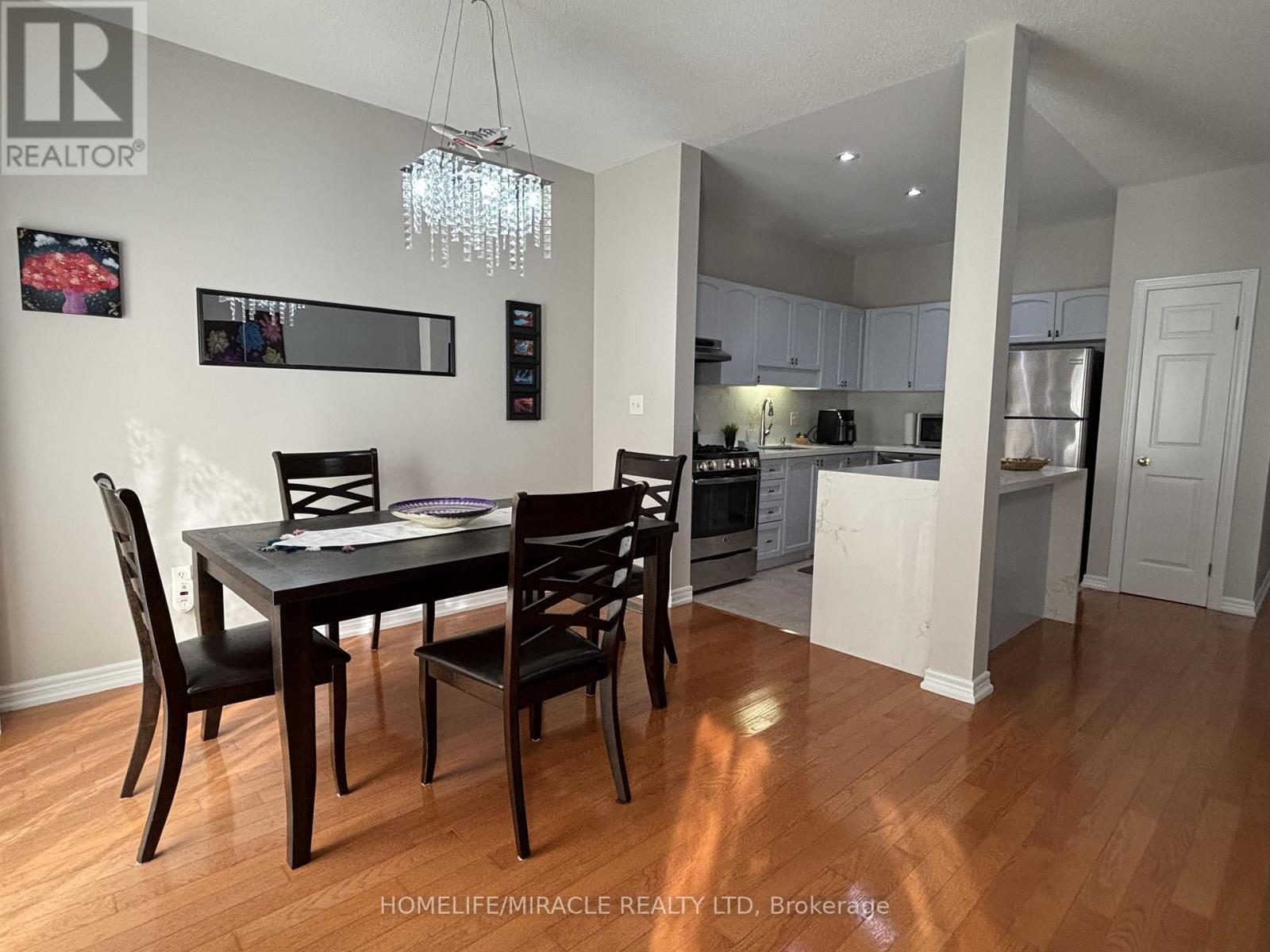 17 - 7385 Magistrate Terrace, Mississauga, ON - Indoor Photo Showing Dining Room