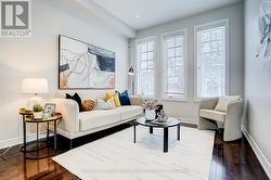 Big Windows with lot of natural lights -