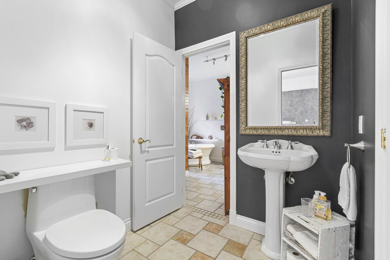 Bathroom - 18 Rue Du Vieux-Verger, Brownsburg-Chatham, QC - Indoor Photo Showing Bathroom