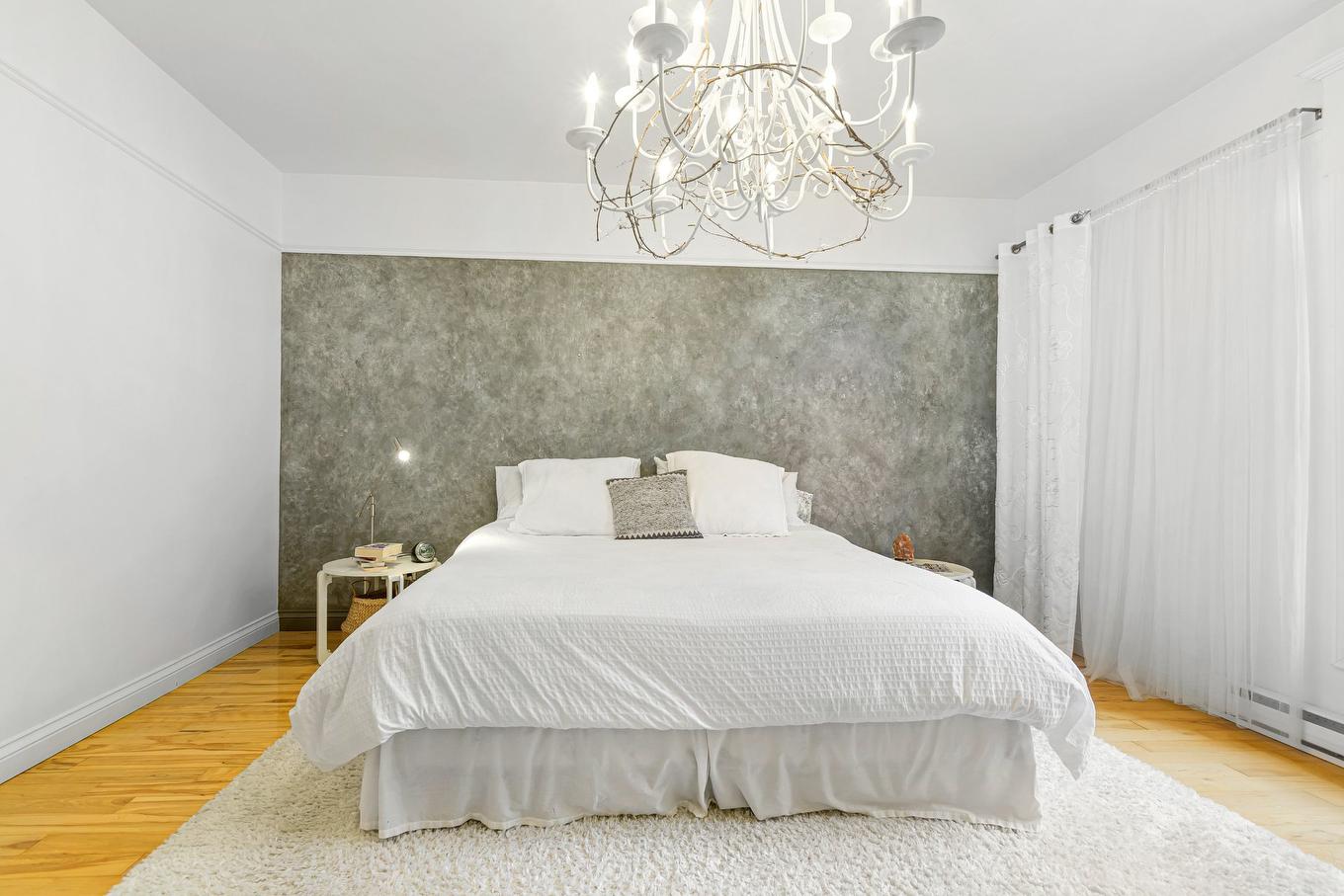 Primary bedroom - 18 Rue Du Vieux-Verger, Brownsburg-Chatham, QC - Indoor Photo Showing Bedroom