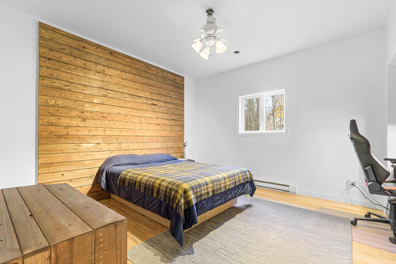 Bedroom - 18 Rue Du Vieux-Verger, Brownsburg-Chatham, QC - Indoor Photo Showing Bedroom