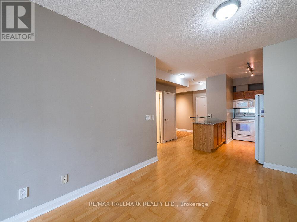 903 - 220 Victoria Street, Toronto, ON - Indoor Photo Showing Kitchen
