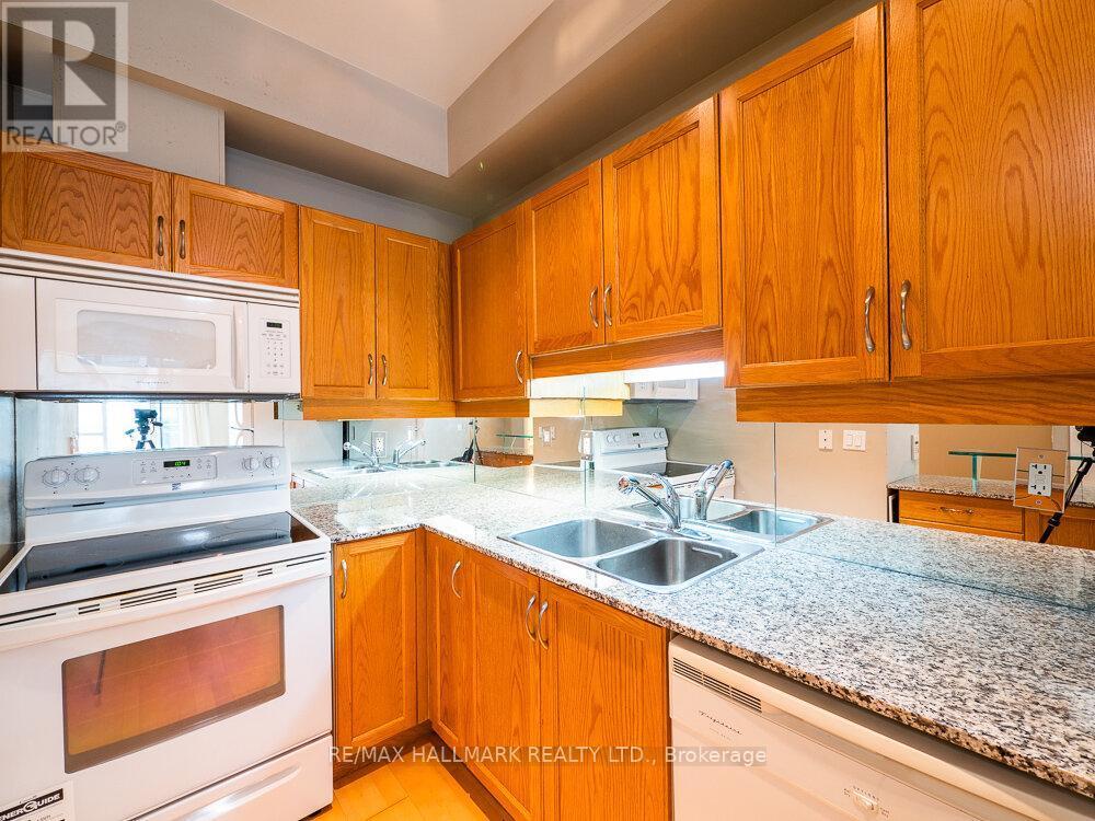 903 - 220 Victoria Street, Toronto, ON - Indoor Photo Showing Kitchen With Double Sink