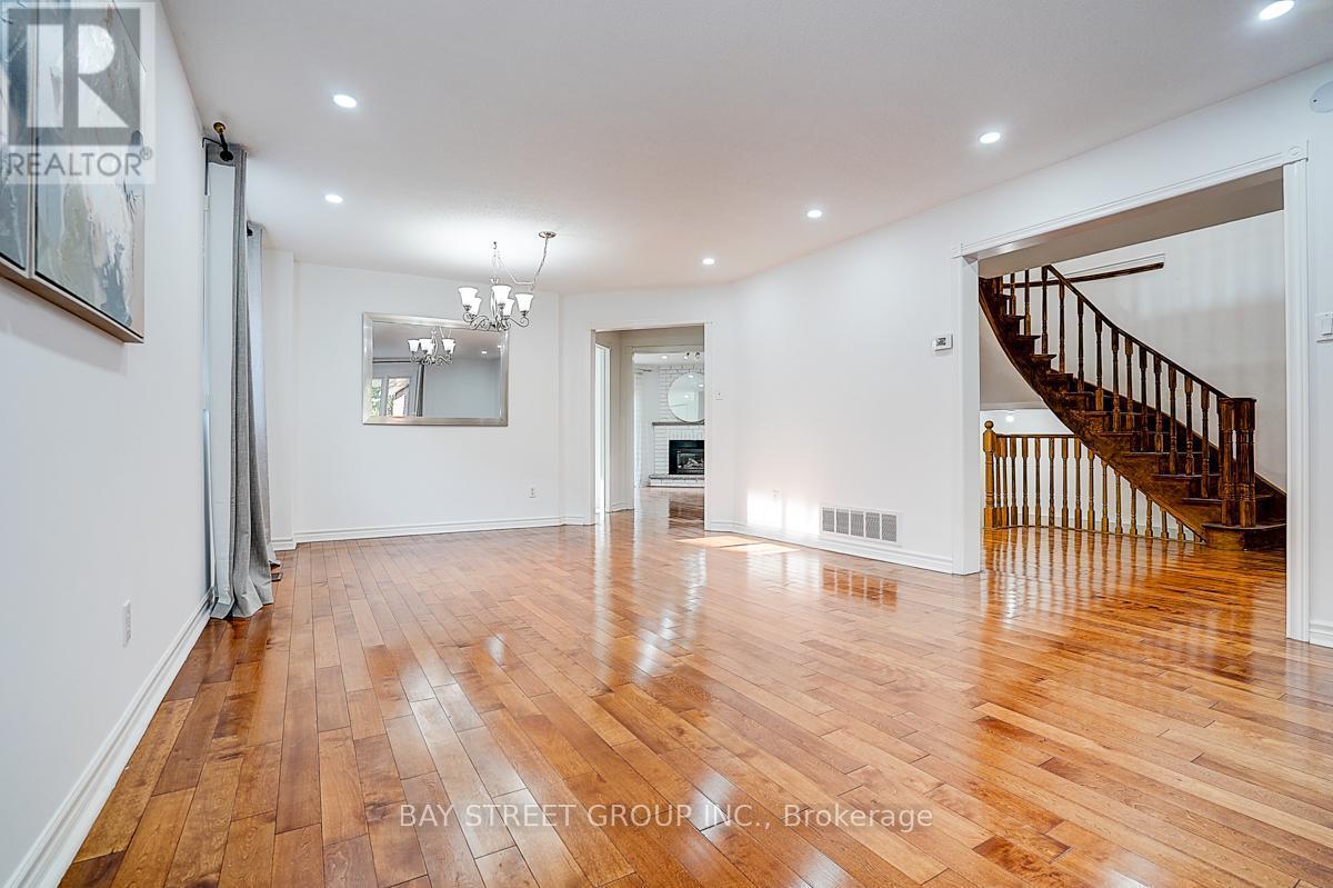 8 Muster Court, Markham, ON - Indoor Photo Showing Other Room