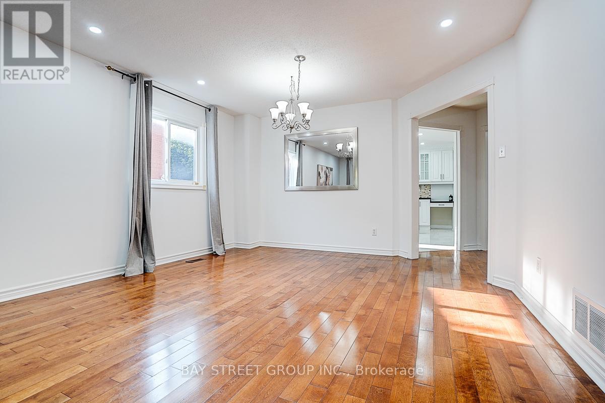 8 Muster Court, Markham, ON - Indoor Photo Showing Other Room