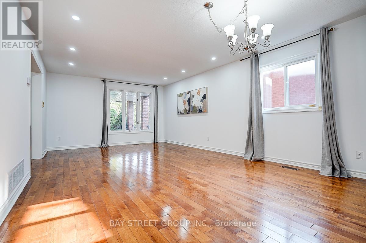 8 Muster Court, Markham, ON - Indoor Photo Showing Other Room