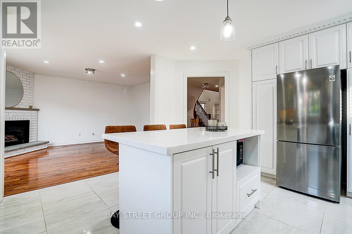 8 Muster Court, Markham, ON - Indoor Photo Showing Other Room