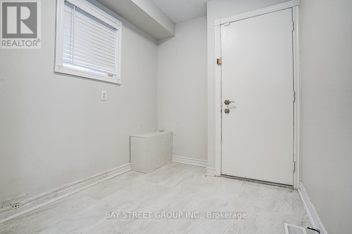 8 Muster Court, Markham, ON - Indoor Photo Showing Other Room