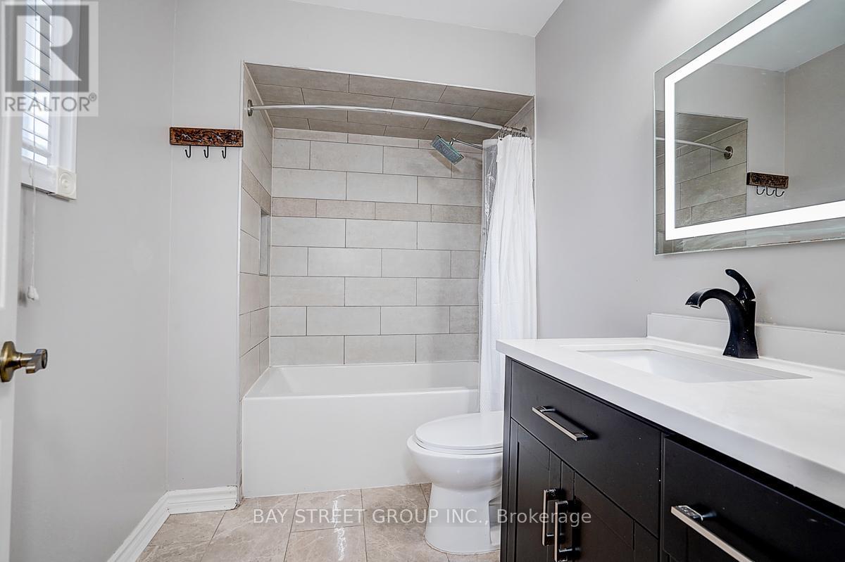 8 Muster Court, Markham, ON - Indoor Photo Showing Bathroom