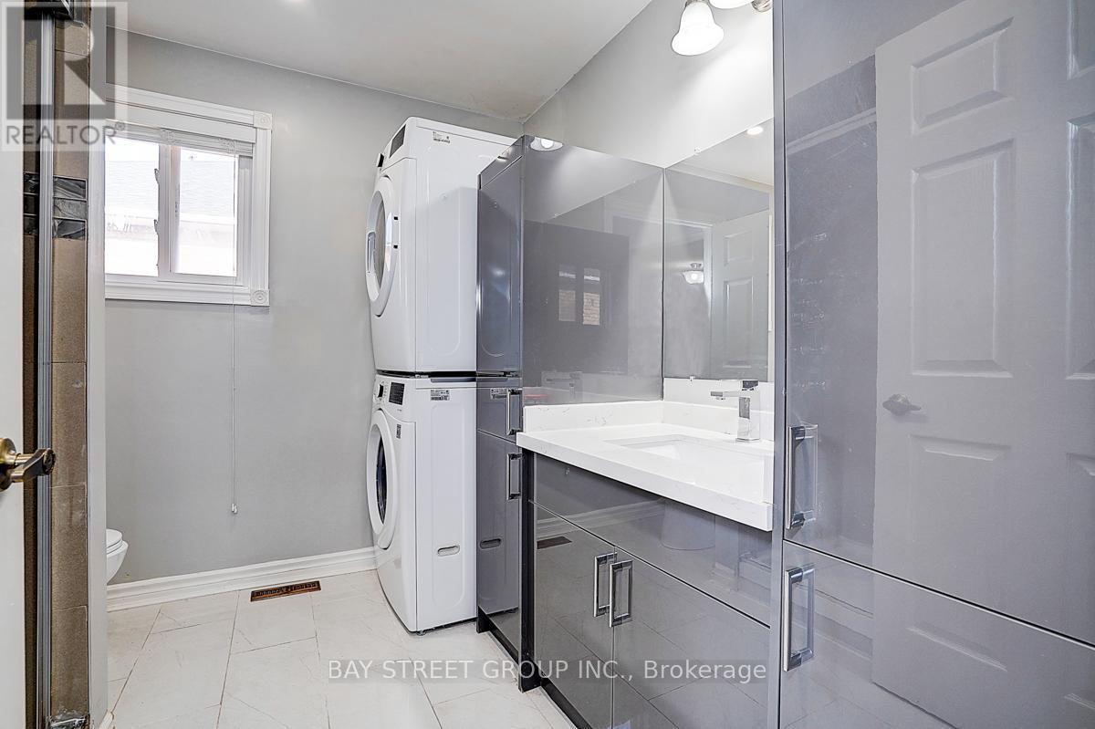 8 Muster Court, Markham, ON - Indoor Photo Showing Other Room