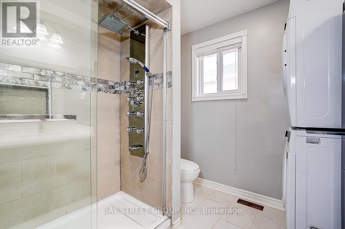 8 Muster Court, Markham, ON - Indoor Photo Showing Bathroom