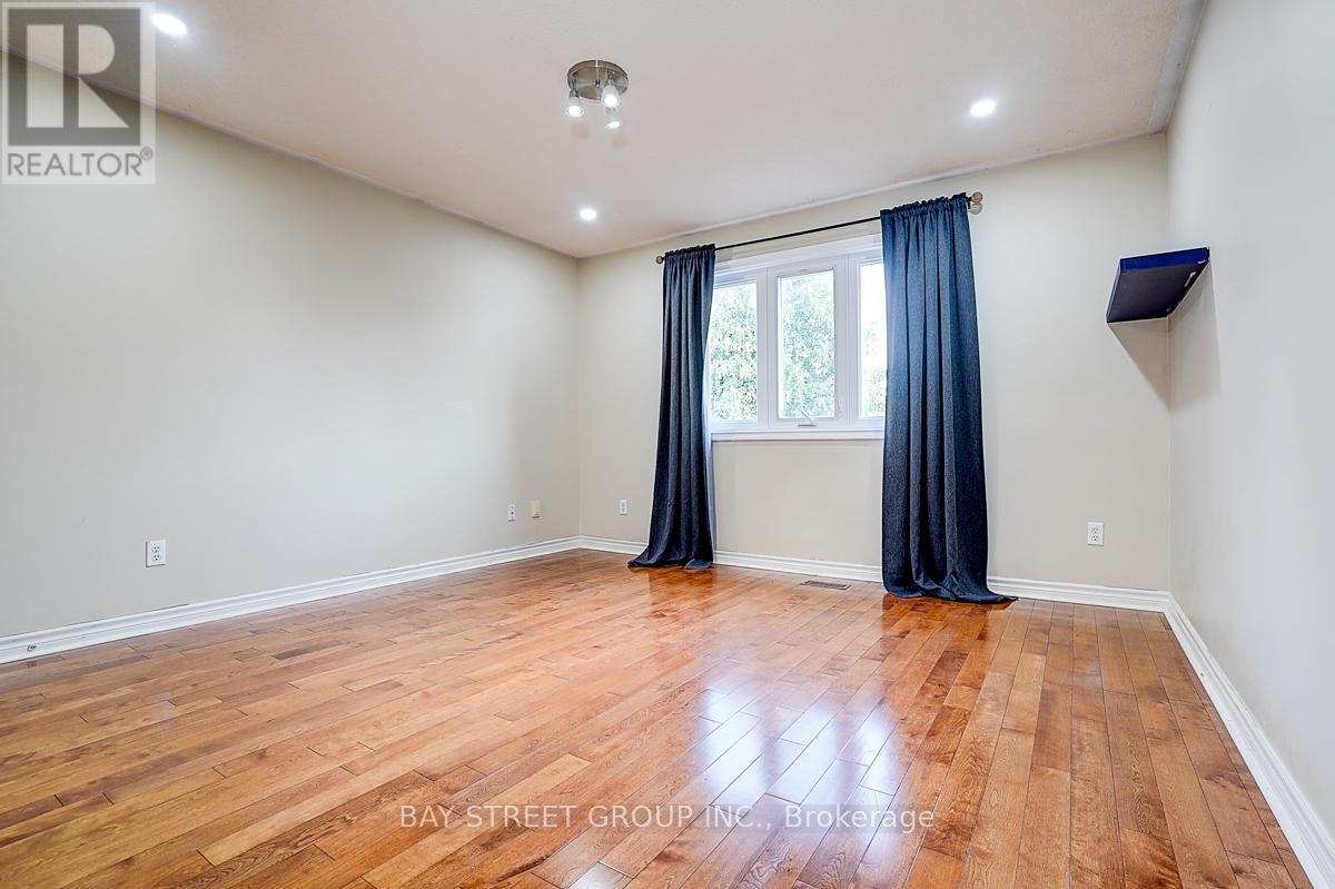 8 Muster Court, Markham, ON - Indoor Photo Showing Other Room