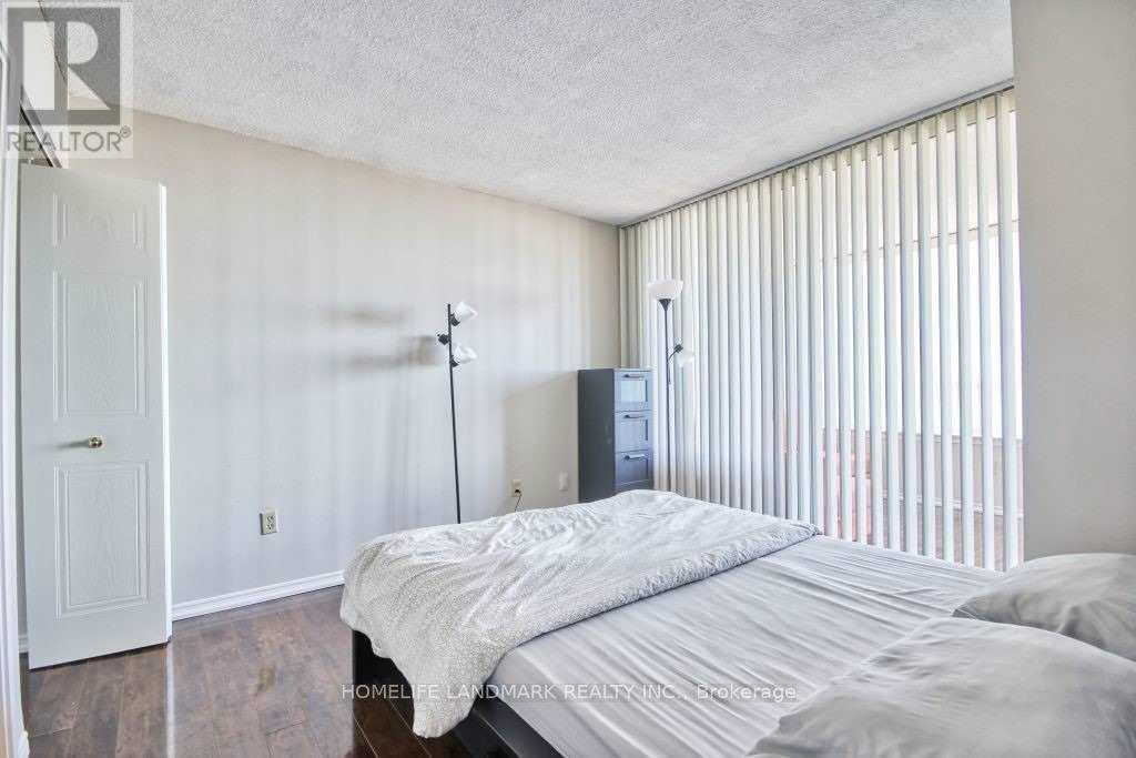 2126 - 3 Greystone Walk Drive, Toronto, ON - Indoor Photo Showing Bedroom