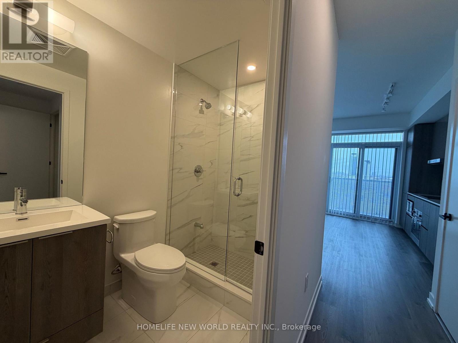 1506 - 8 Interchange Way, Vaughan, ON - Indoor Photo Showing Bathroom