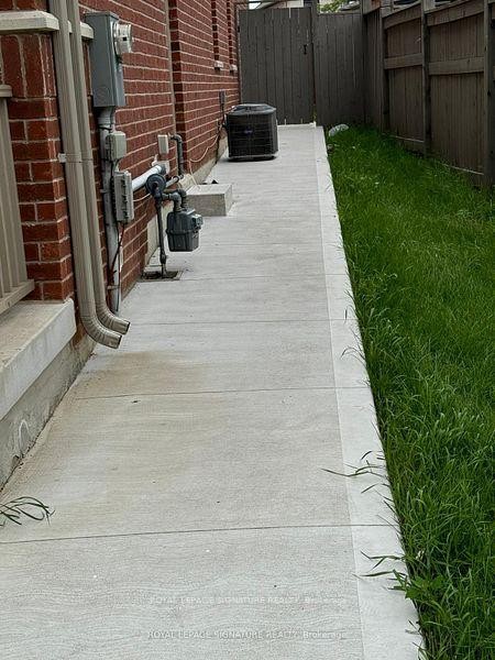 Basement-22 Temple Manor Road, Brampton, ON - Outdoor With Exterior