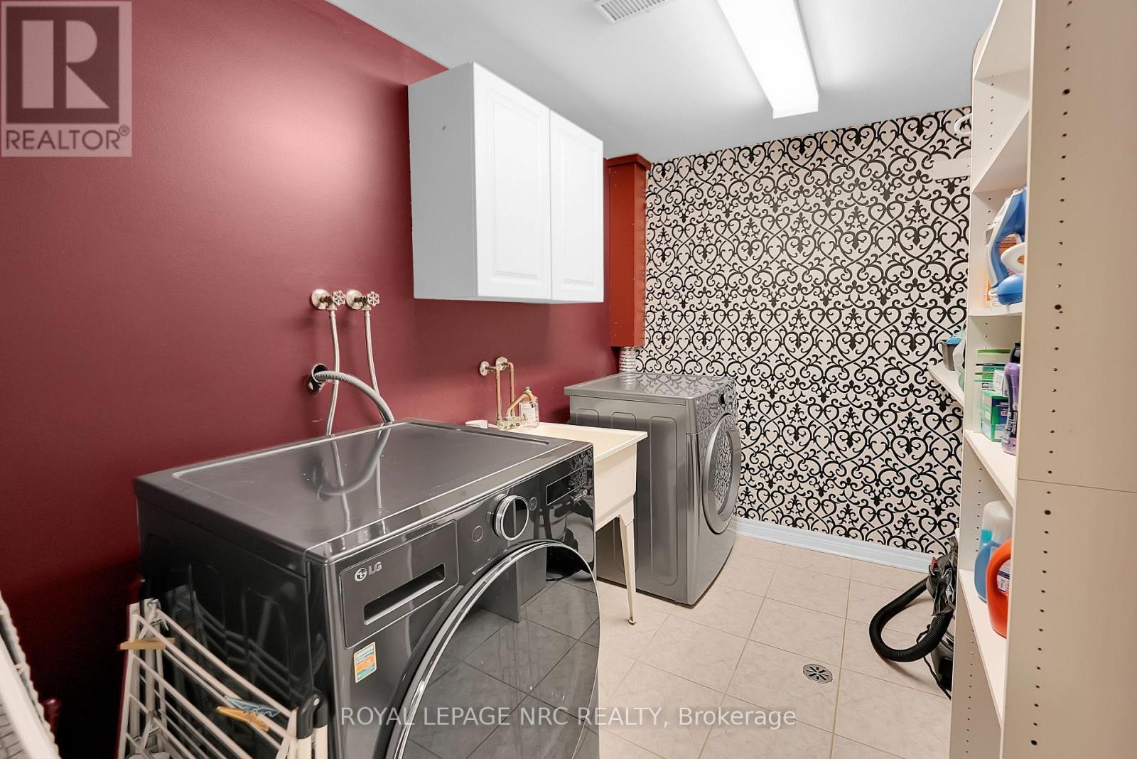 80 Mcbride Drive, St. Catharines (Rykert/Vansickle), ON - Indoor Photo Showing Laundry Room