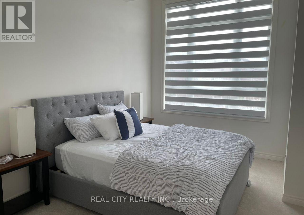 11 Hager Creek Terrace, Hamilton, ON - Indoor Photo Showing Bedroom