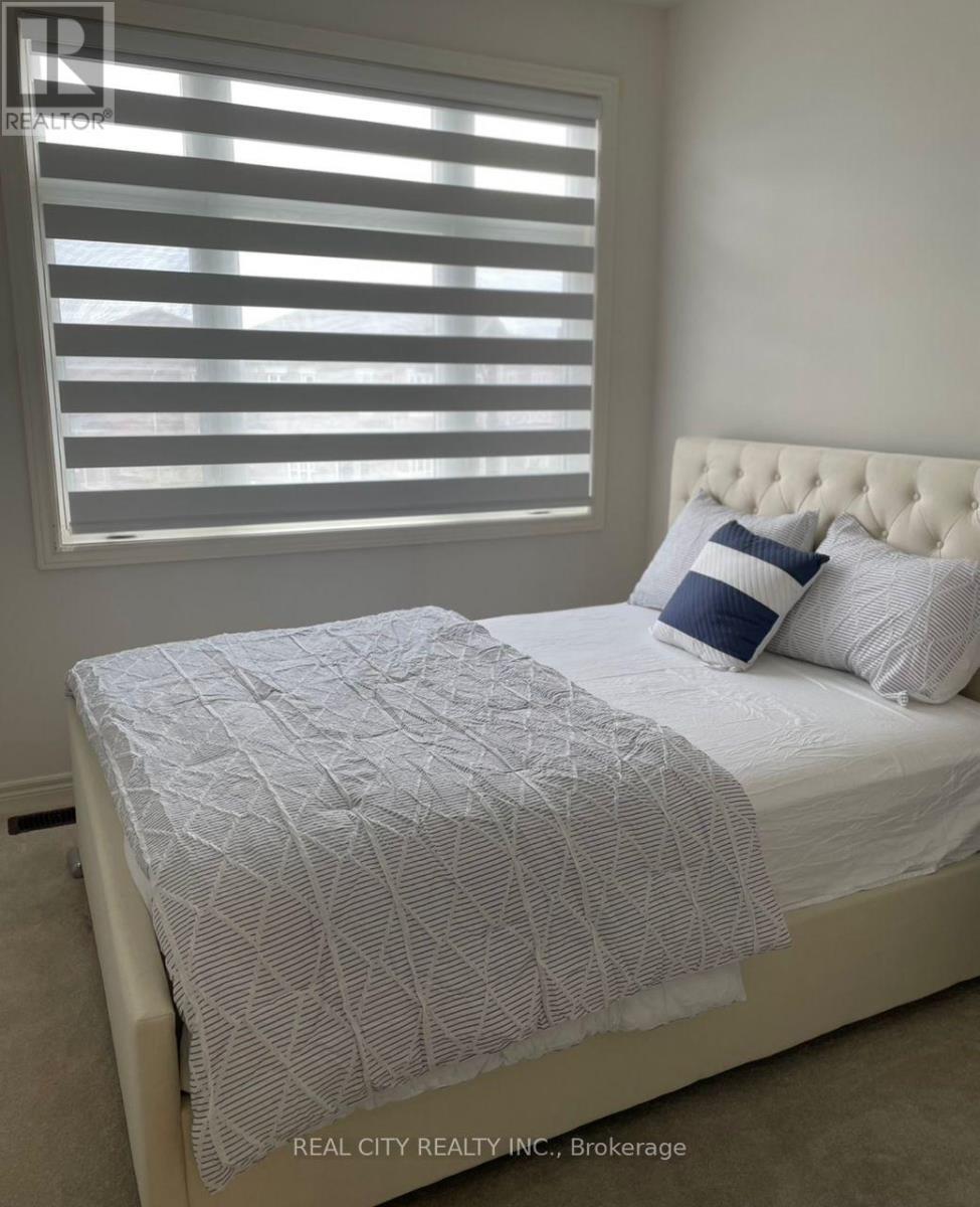 11 Hager Creek Terrace, Hamilton, ON - Indoor Photo Showing Bedroom