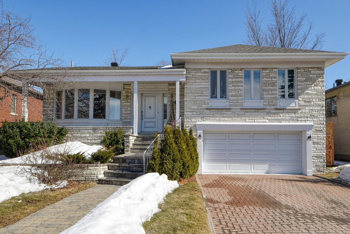 Frontage - 12 Rue Holly, Hampstead, QC - Outdoor With Facade